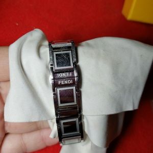fendi spy watch